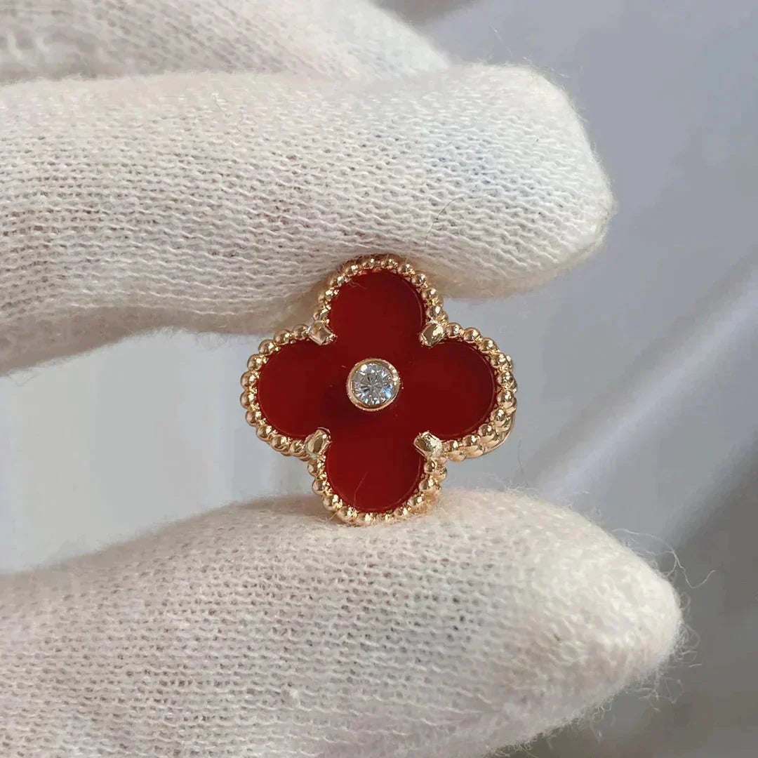 ??MIRA?¡¥CLOVER MEDIUM 1 MOTIFS CARNELIAN  DIAMOND earrings