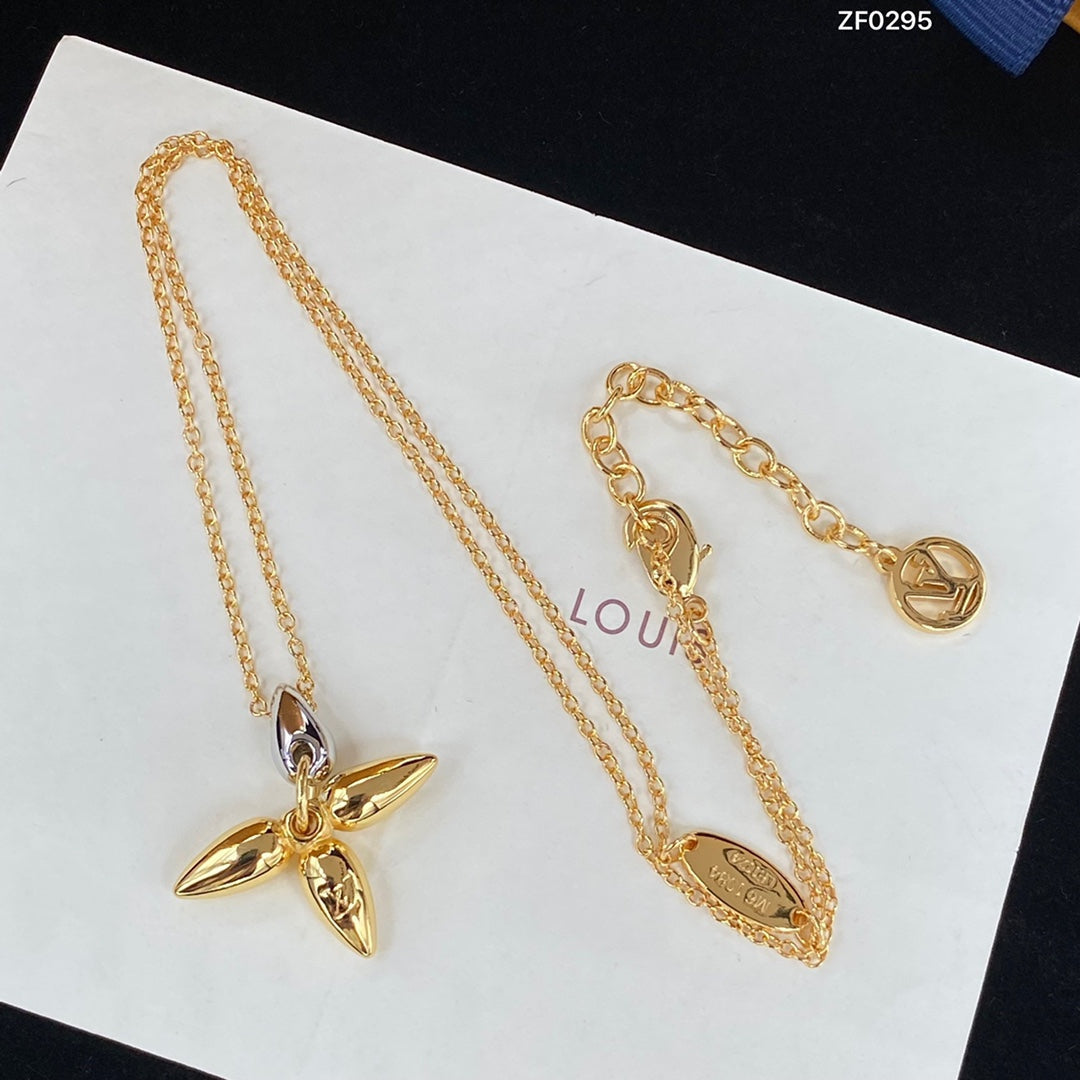 ??MIRA?¡¥LOUISETTE PEDANT GOLD NECKLACE