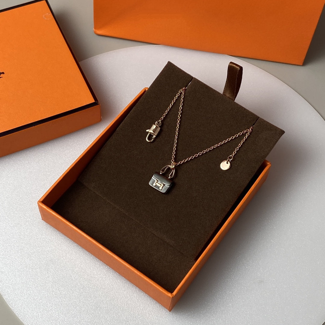 ??MIRA?¡¥CONSTANCE BLACK PEDANT PINK GOLD NECKLACE