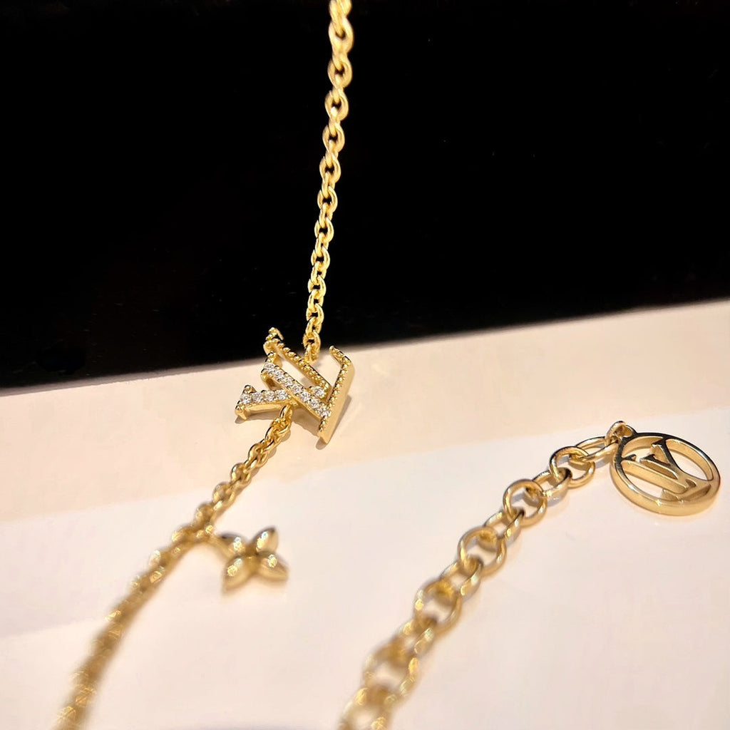 ??MIRA?¡¥LOGO STAR MOTIF GOLD BRACELET
