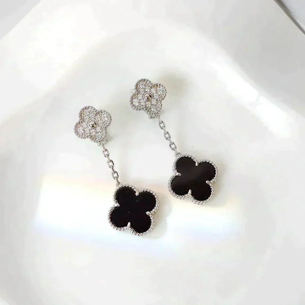 ??MIRA?¡¥CLOVER 2 MOTIFS  DIAMOND ONYX EARRINGS SILVER