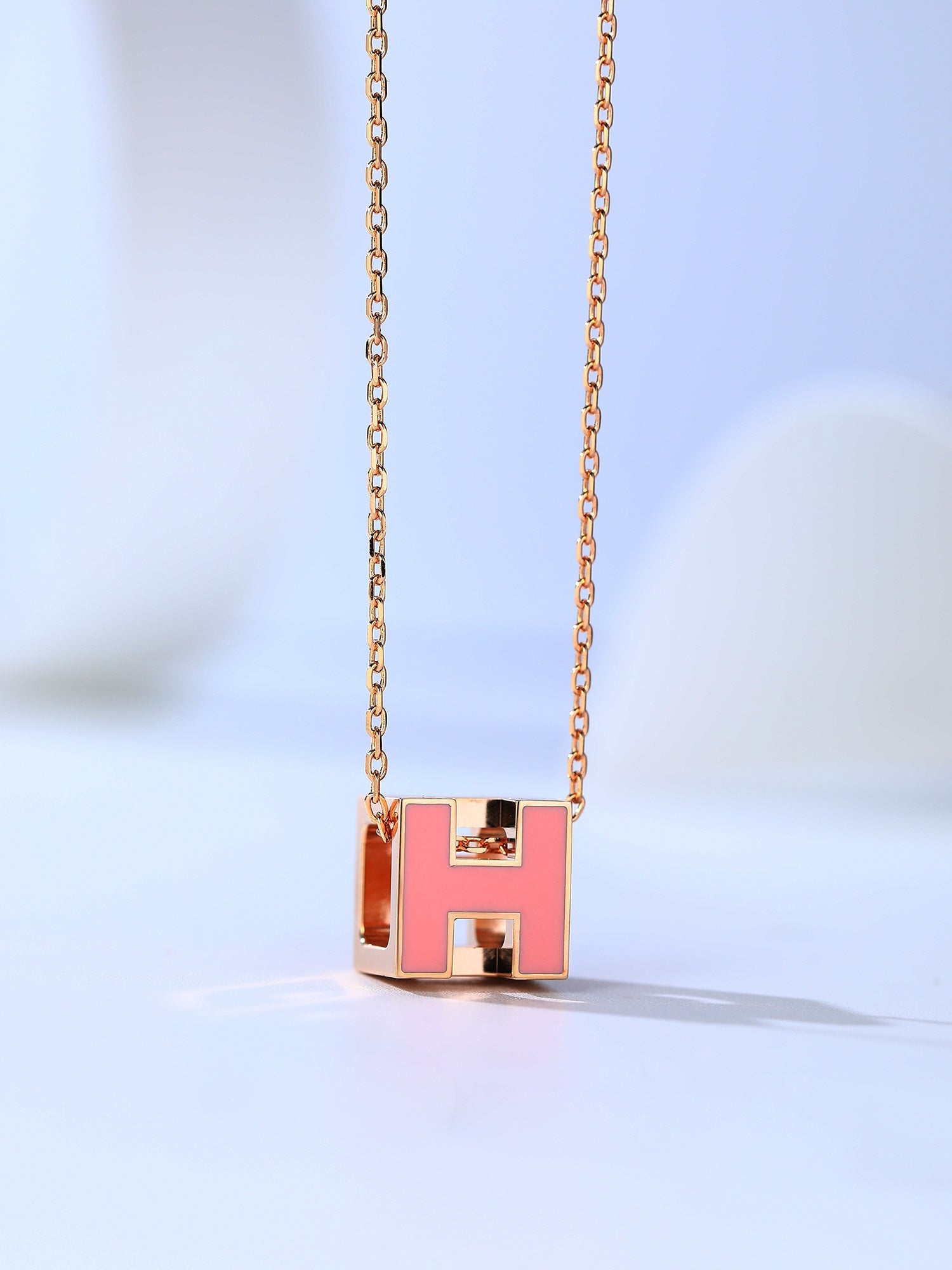 ??MIRA?¡¥H CAGE PINK GOLD NECKLACE