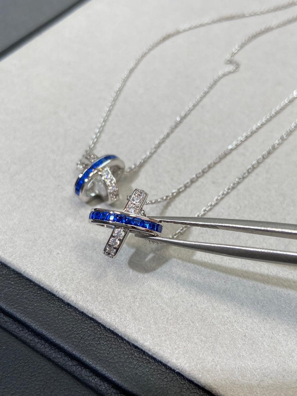 ??MIRA?¡¥LIENS DIAMOND SILVER NECKLACE