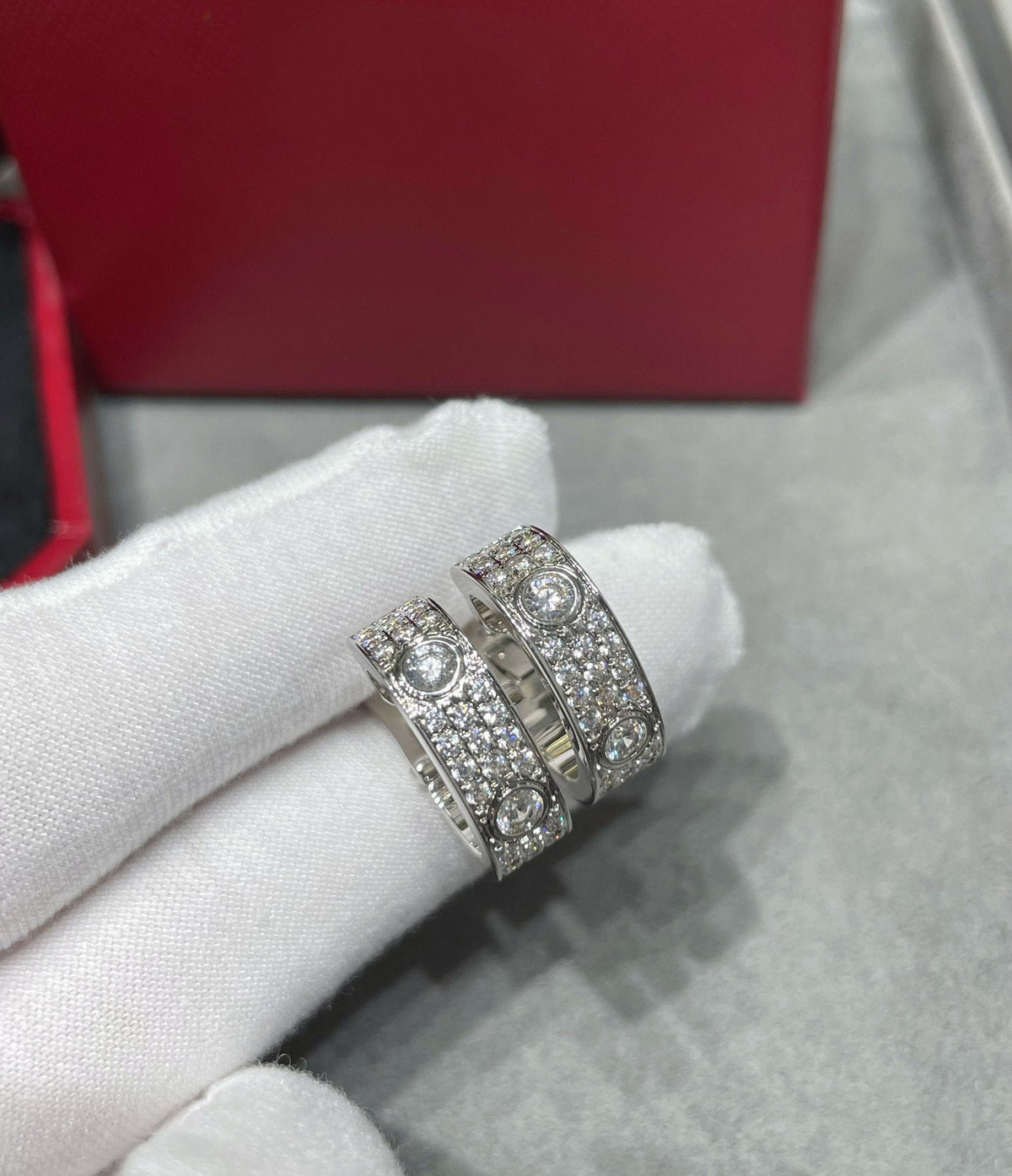 ??MIRA?¡¥LOVE 5.5MM DIAMOND PAVED EARRINGS