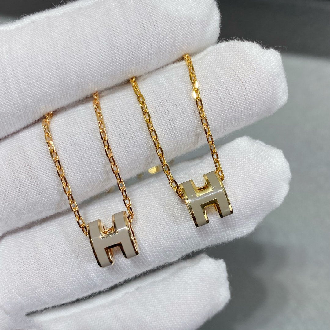 ??MIRA?¡¥MINI POP H NECKLACE