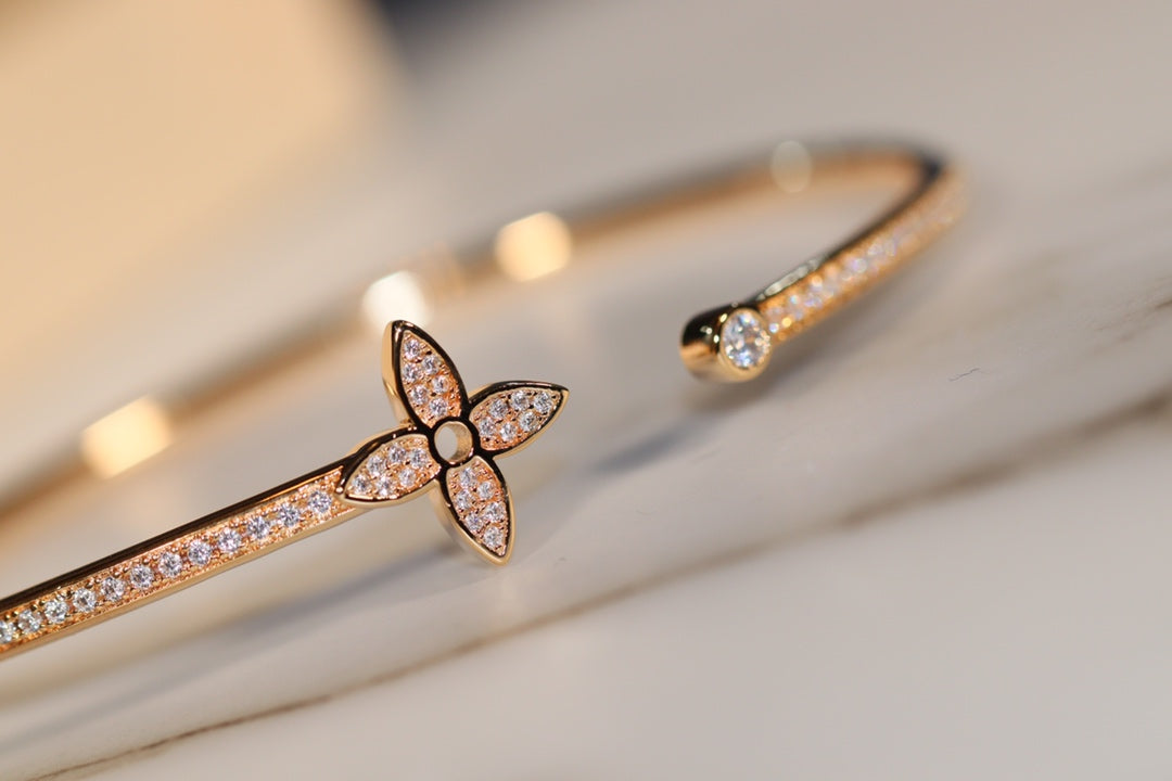 ??MIRA?¡¥IDYLLE GOLD OPEN BRACELET DIAMOND PAVED