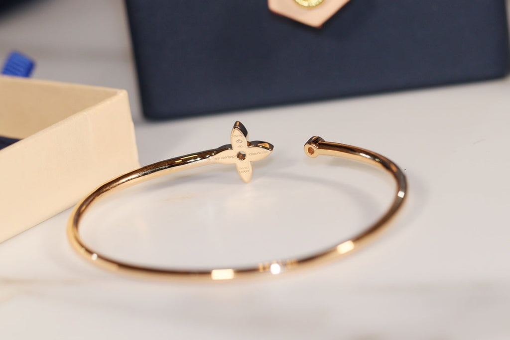 ??MIRA?¡¥IDYLLE GOLD OPEN BRACELET DIAMOND PAVED