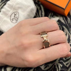 ??MIRA?¡¥OLYMPE PINK GOLD RING