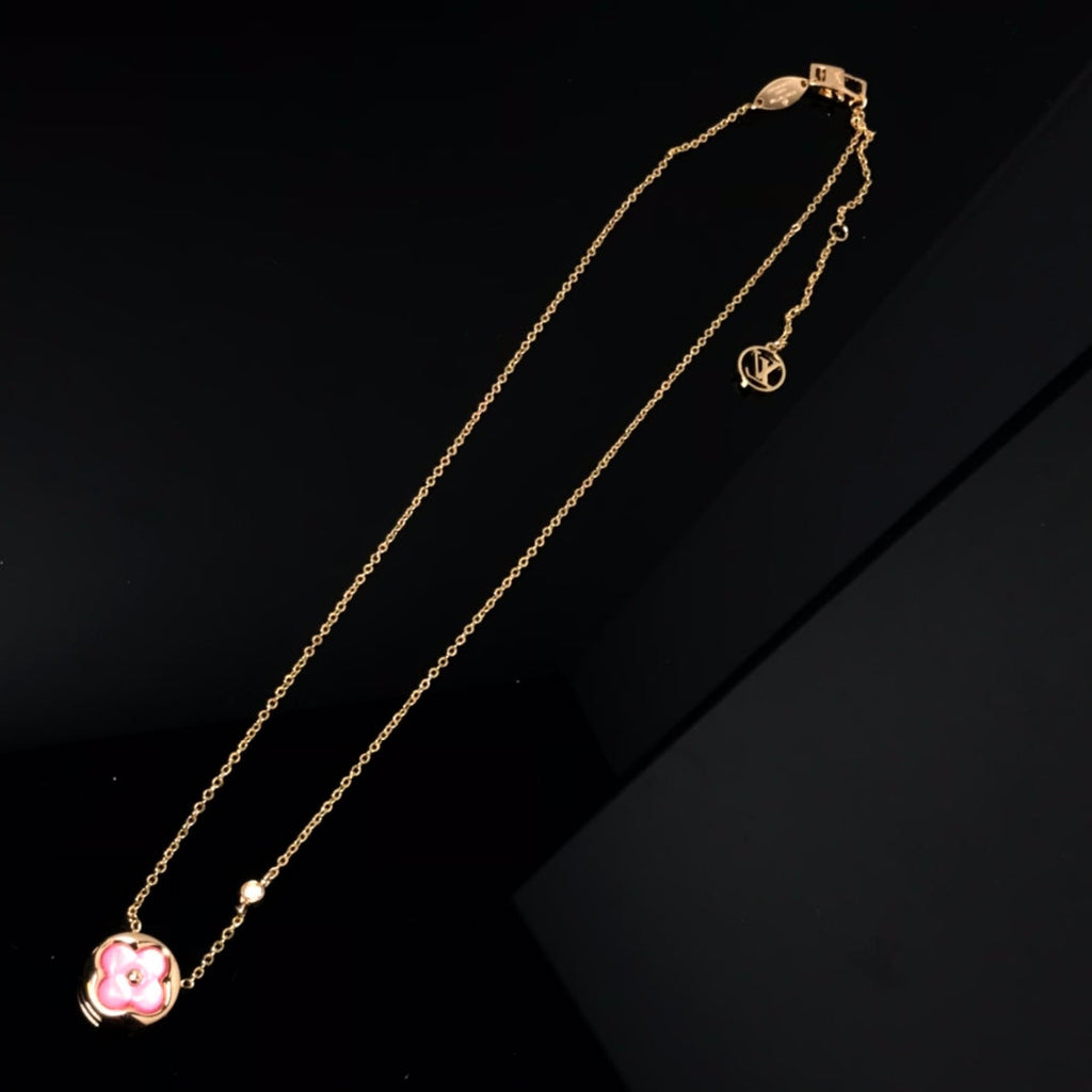 ??MIRA?¡¥COLOR BLOSSOM PINK MOP SUN GOLD NECKLACE