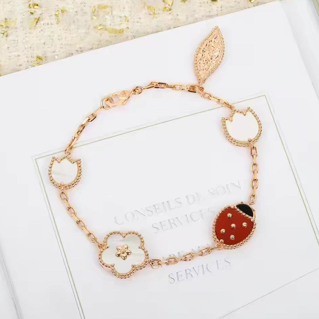 ??MIRA?¡¥LUCKY SPRING 5 MOTIF BRACELET
