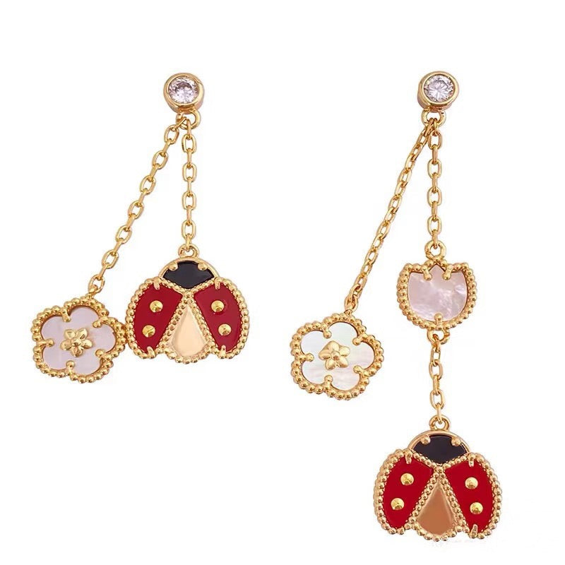 ??MIRA?¡¥LUCKY LADYBUG WHITE MOP EARRINGS