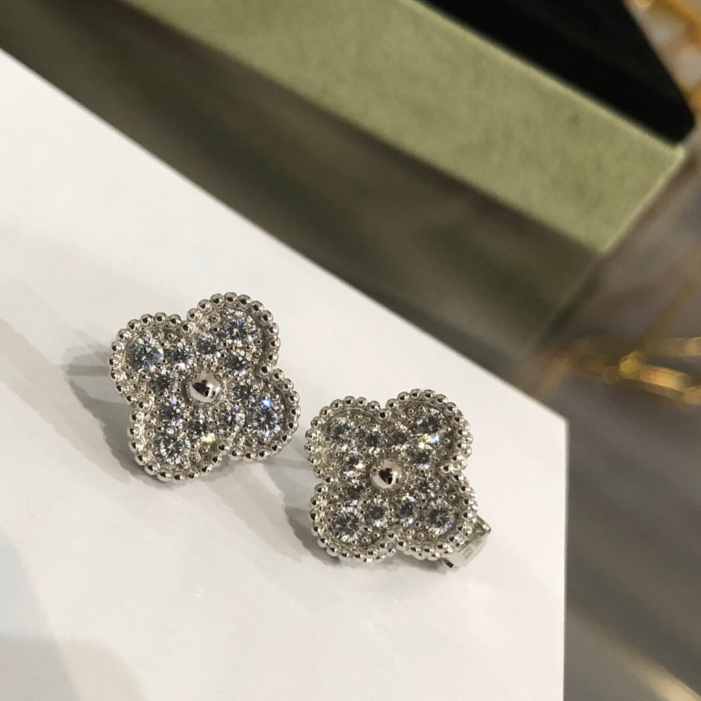 [MIRA]CLOVER 1 MOTIFS DIAMOND STUD EARRINGS SILVER