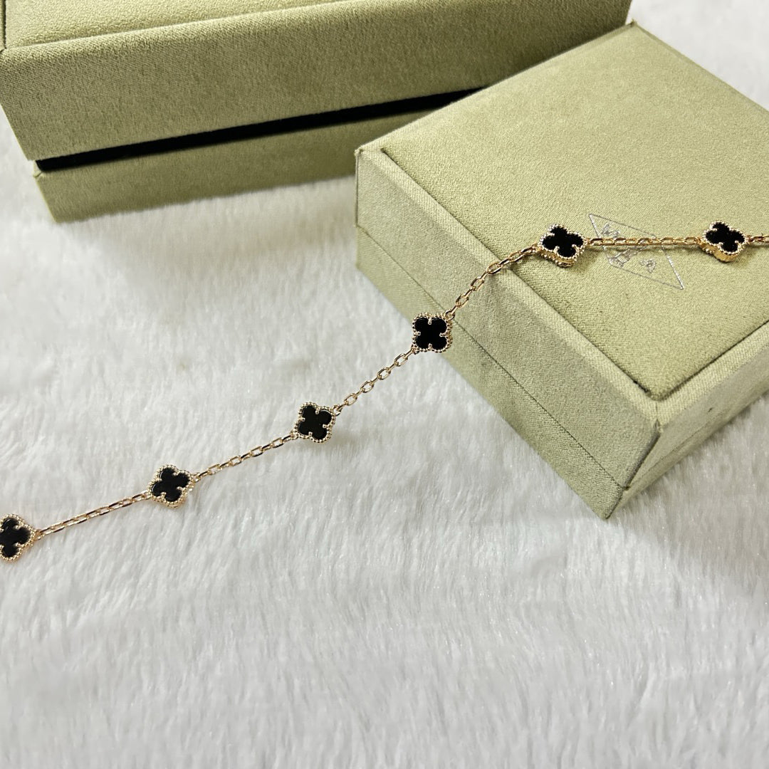 [??MIRA?¡¥]CLOVER 6 MOTIF  ONYXS BRACELET