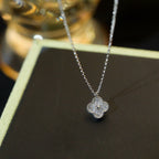 ??MIRA?¡¥CLOVER MINI 9.5MM PENDANT DIAMOND NECKLACE