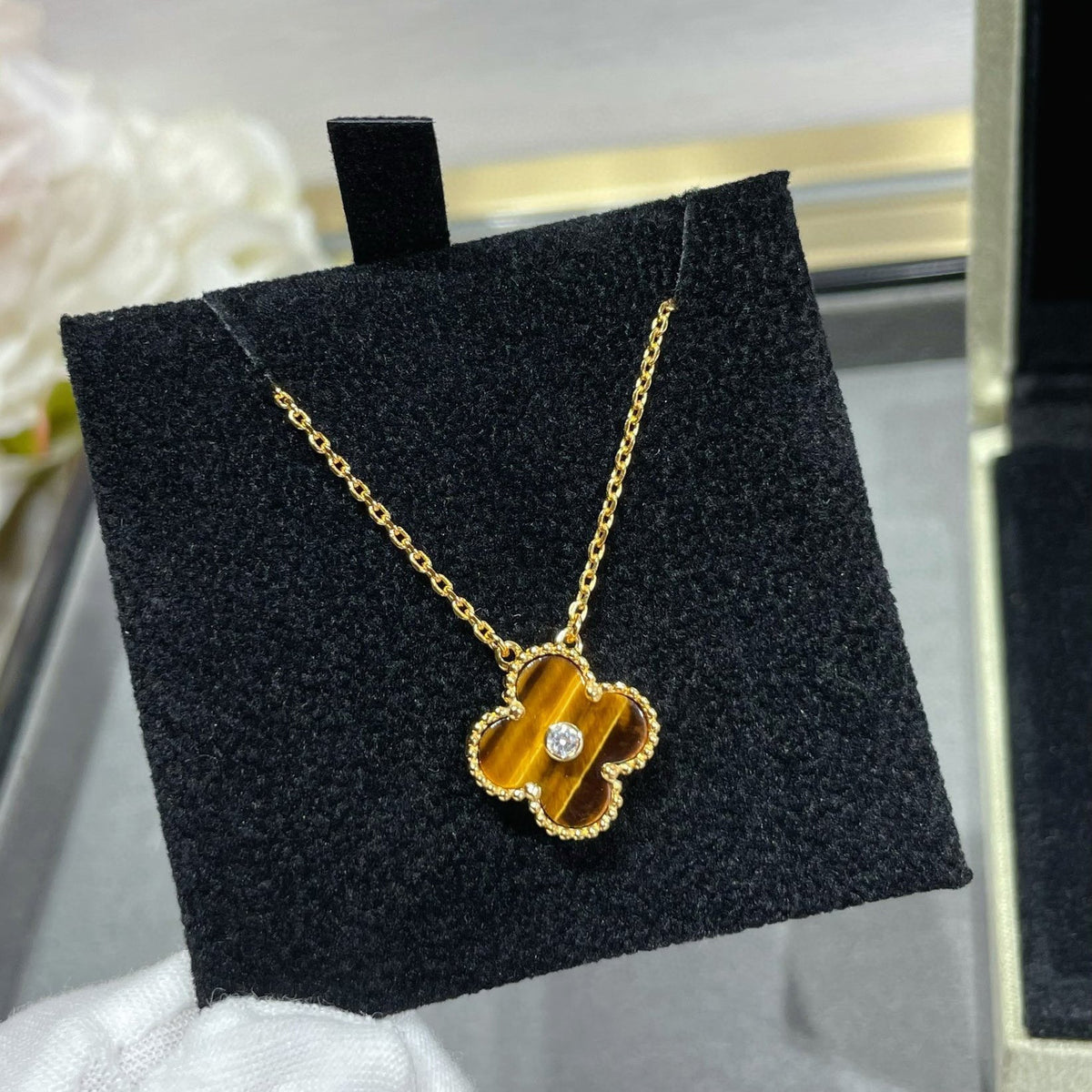 ??MIRA?¡¥CLOVER 15MM DIAMOND AND YELLOW TIGER'S EYE AGATE necklace