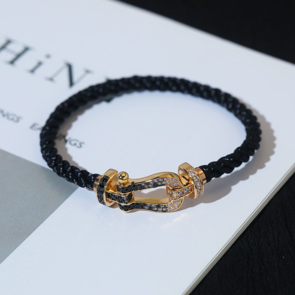 ??MIRA?¡¥FORCE LARGE HORSESHOE BLACK WHITE DIAMOND BRACELET ROSE GOLD