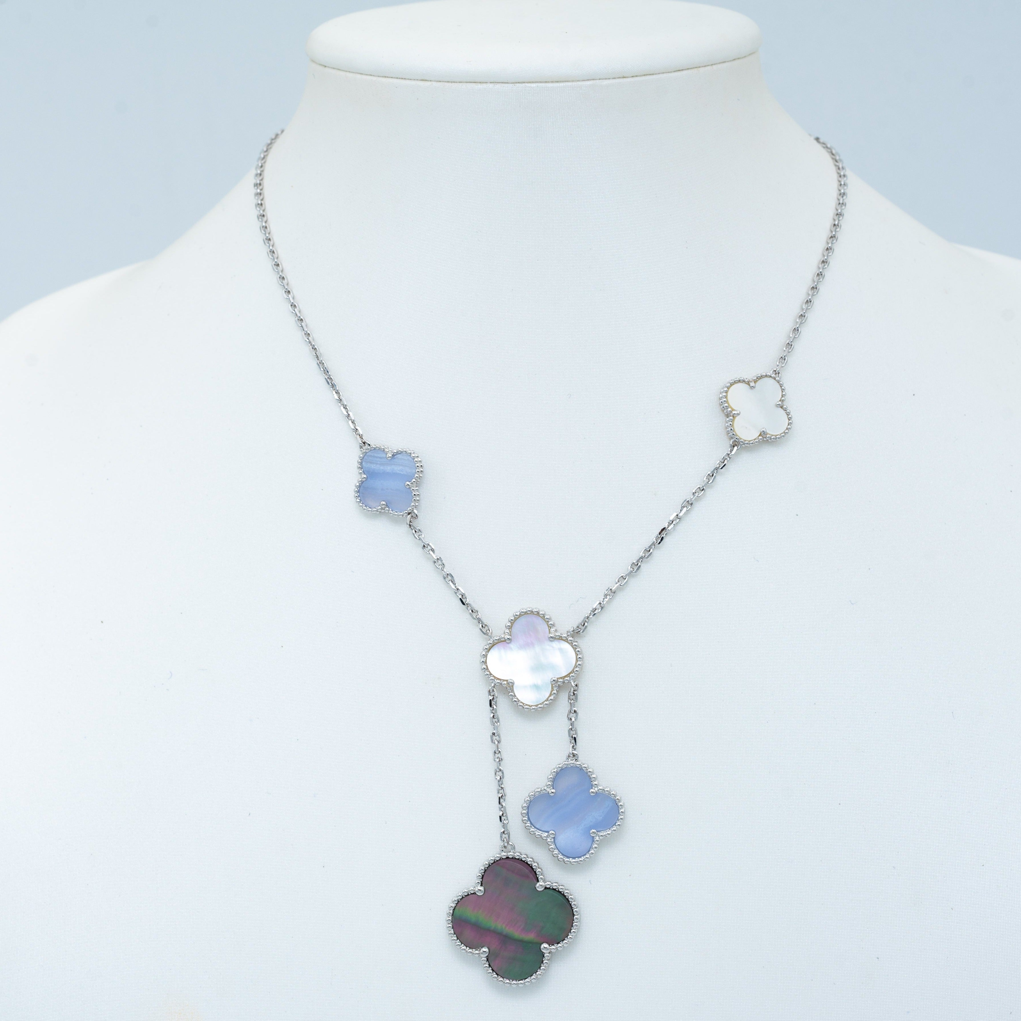 ??MIRA?¡¥CLOVER MOP CHALCEDONY NECKLACE SILVER 6 MOTIF