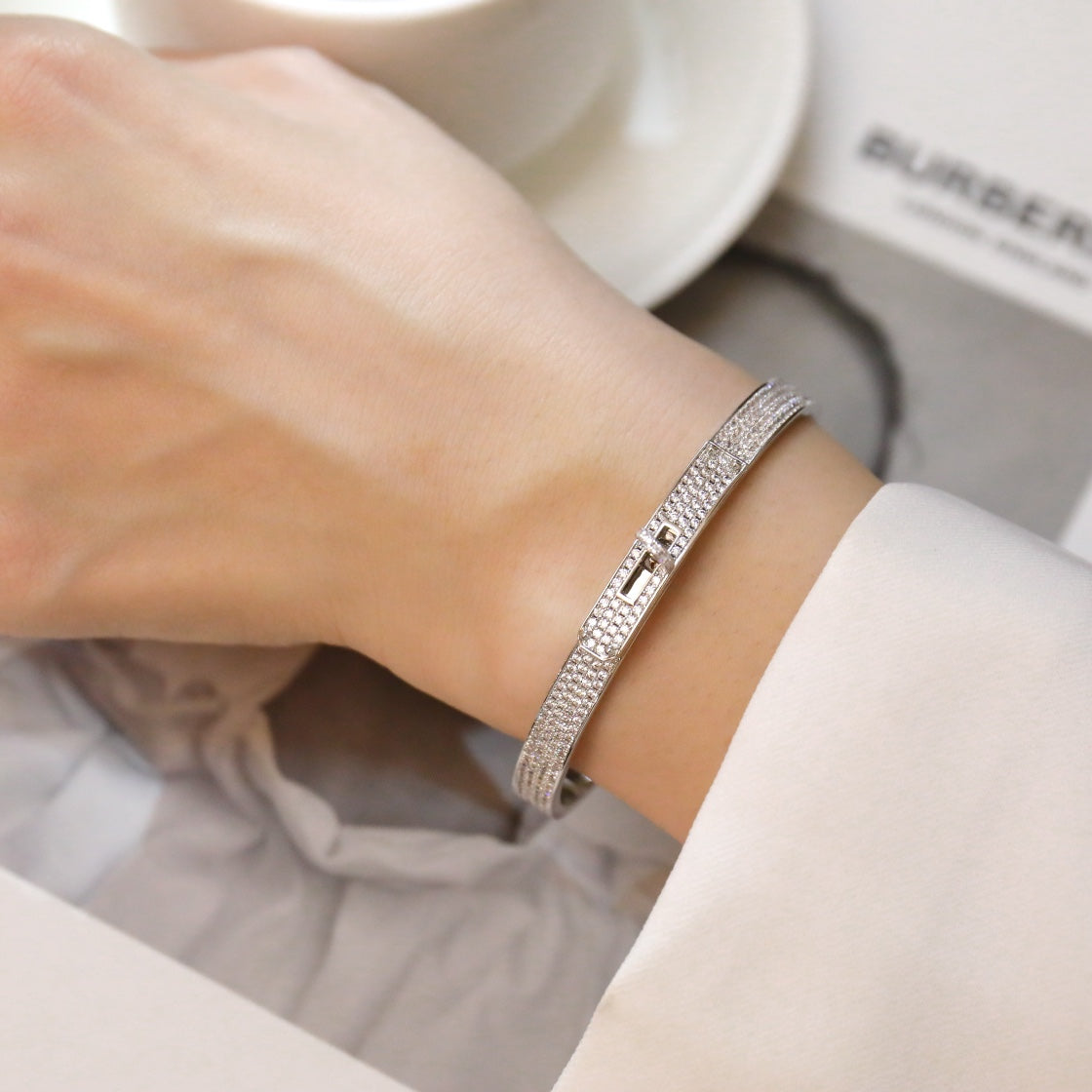 ??MIRA?¡¥KELLY BRACELET DIAMOND PAVED