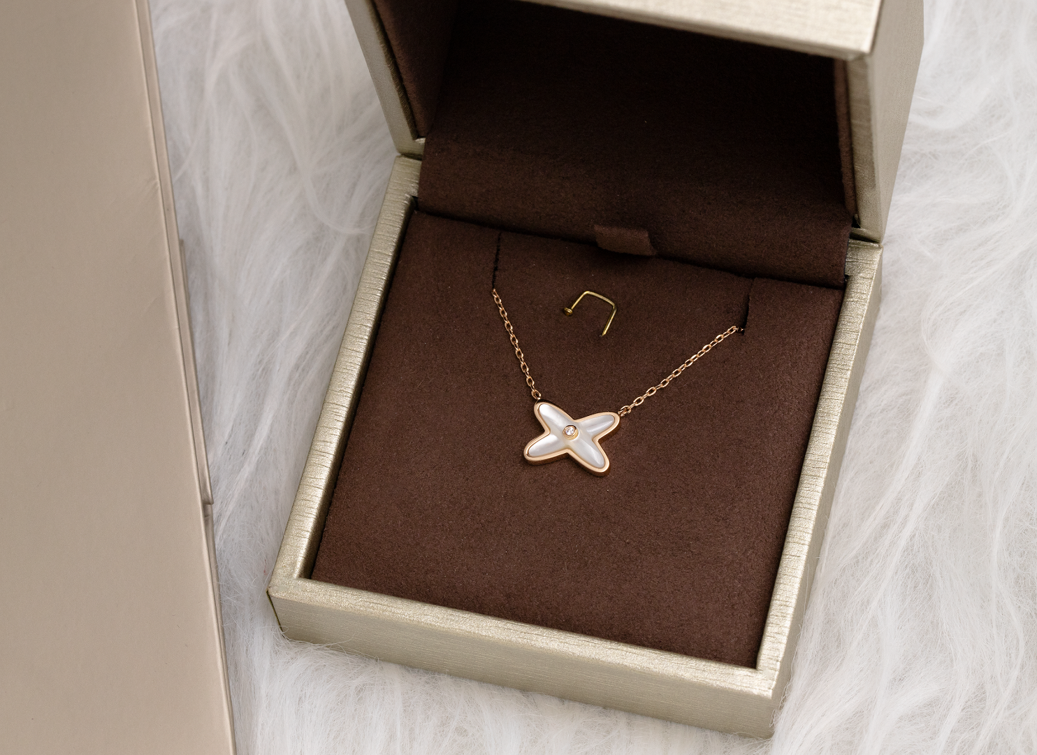 ??MIRA?¡¥JEUX DE NECKLACE 1 DIAMOND