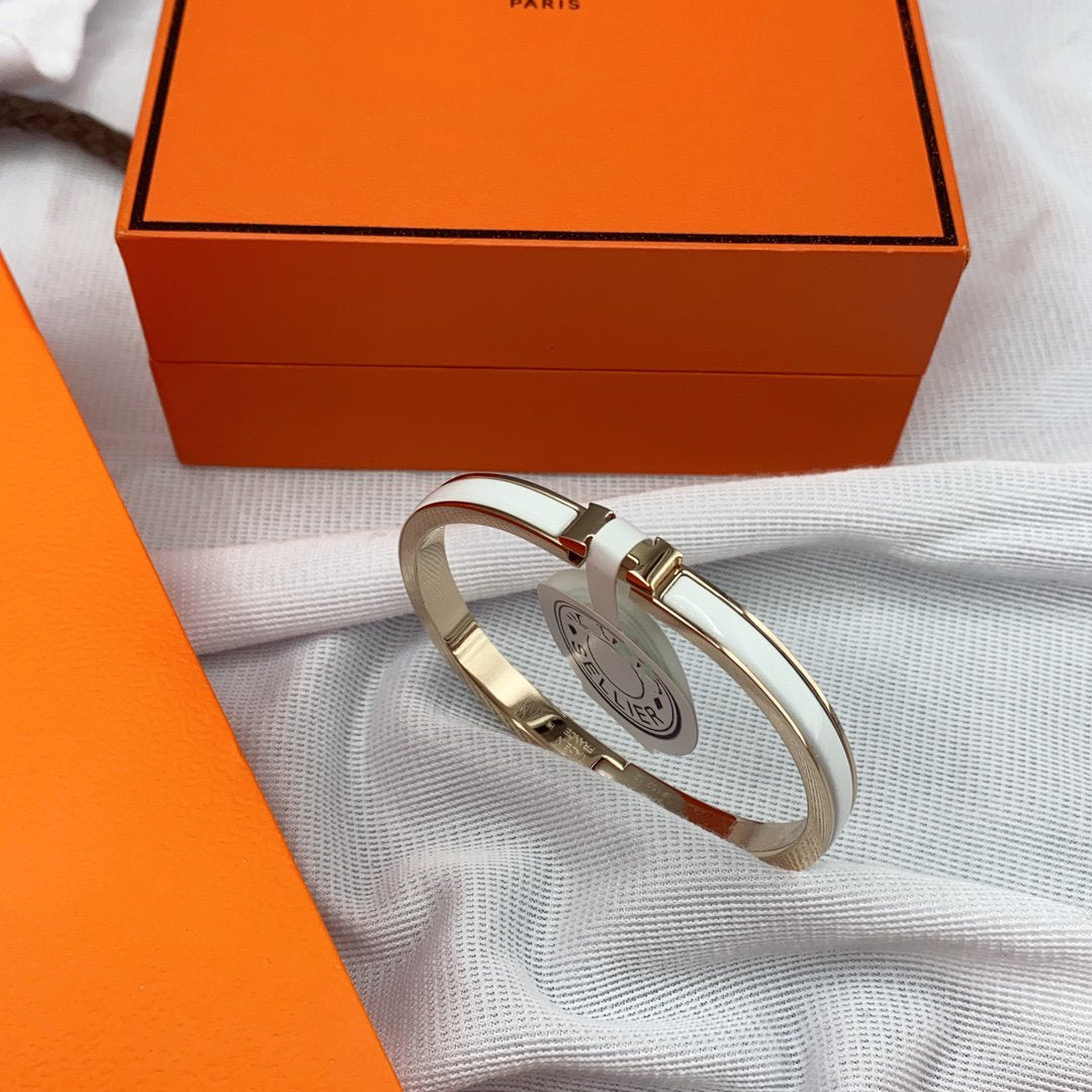 ??MIRA?¡¥CLASSIC HM CLIC WHITE 8MM ENAMEL BRACELET