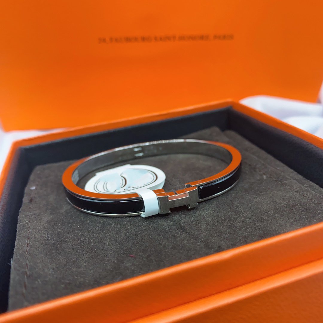??MIRA?¡¥CLASSIC HM CLIC BLACK 8MM ENAMEL BRACELET