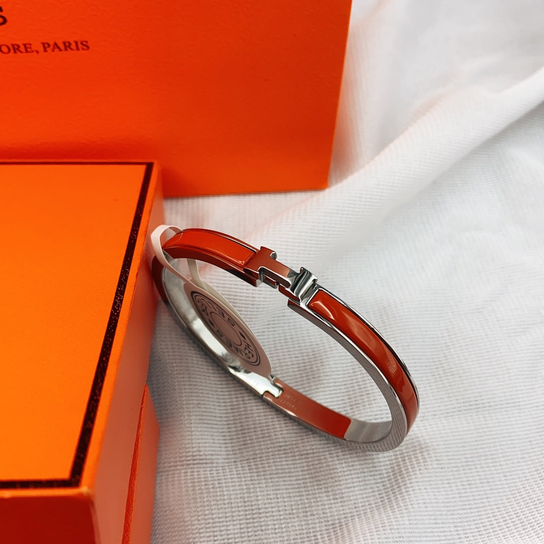 ??MIRA?¡¥CLASSIC HM CLIC RED 8MM ENAMEL BRACELET