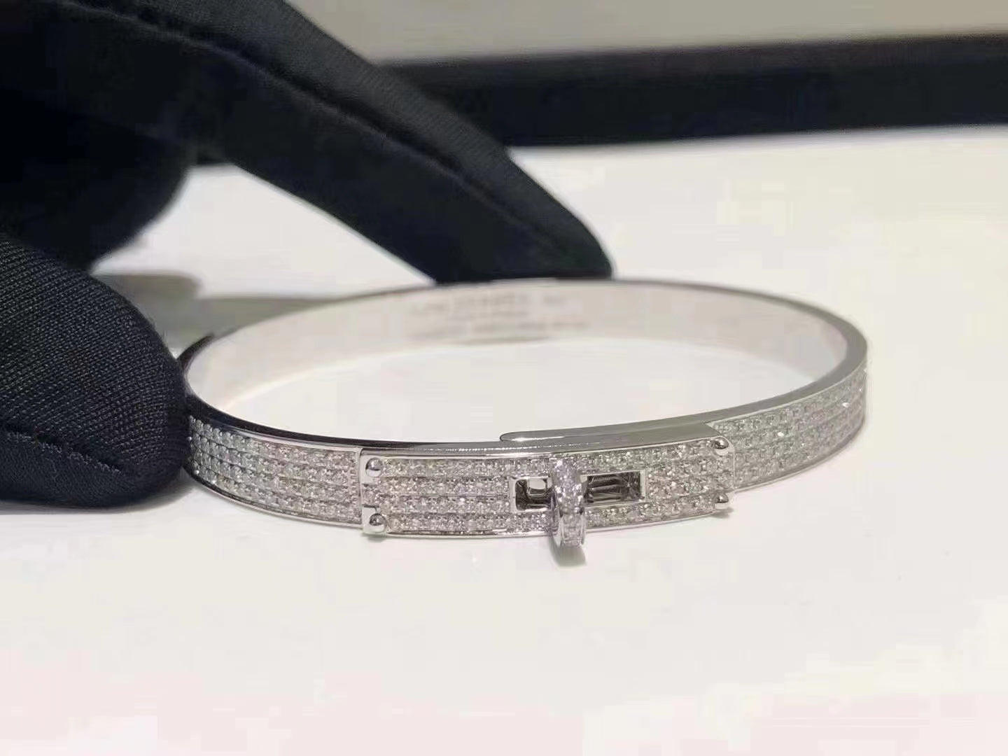 ??MIRA?¡¥HM KELLY BRACELET IN SILVER AND FULL PAVE DIAMOND