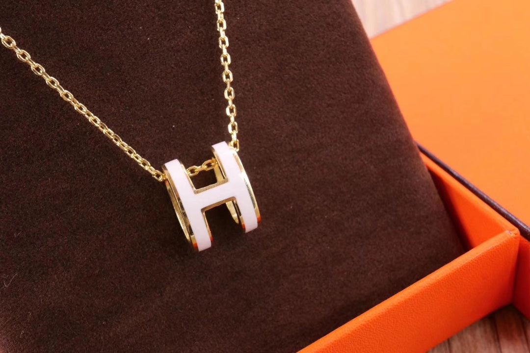 ??MIRA?¡¥HM CLIC YELLOW ENAMEL GOLD NECKLACE