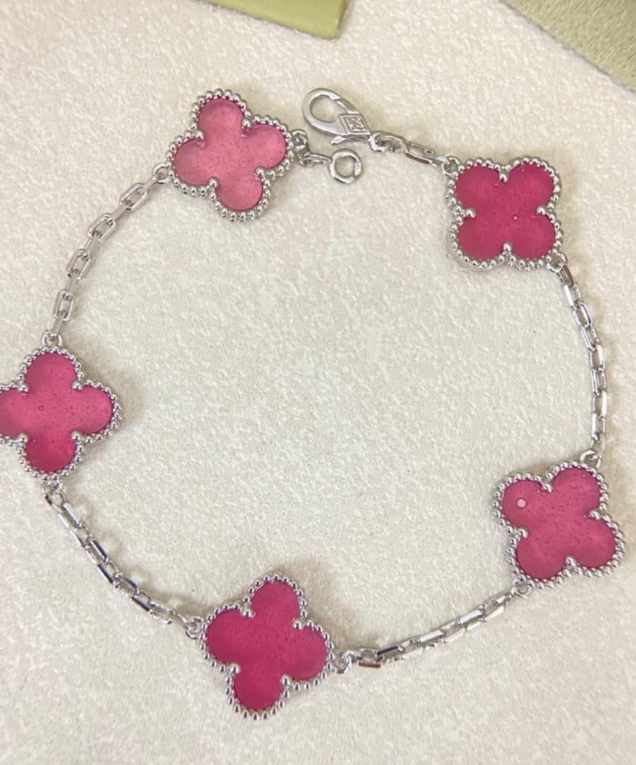[MIRA] NEW CLOVER 5 MOTIFS PINK ENAMEL BRACELET