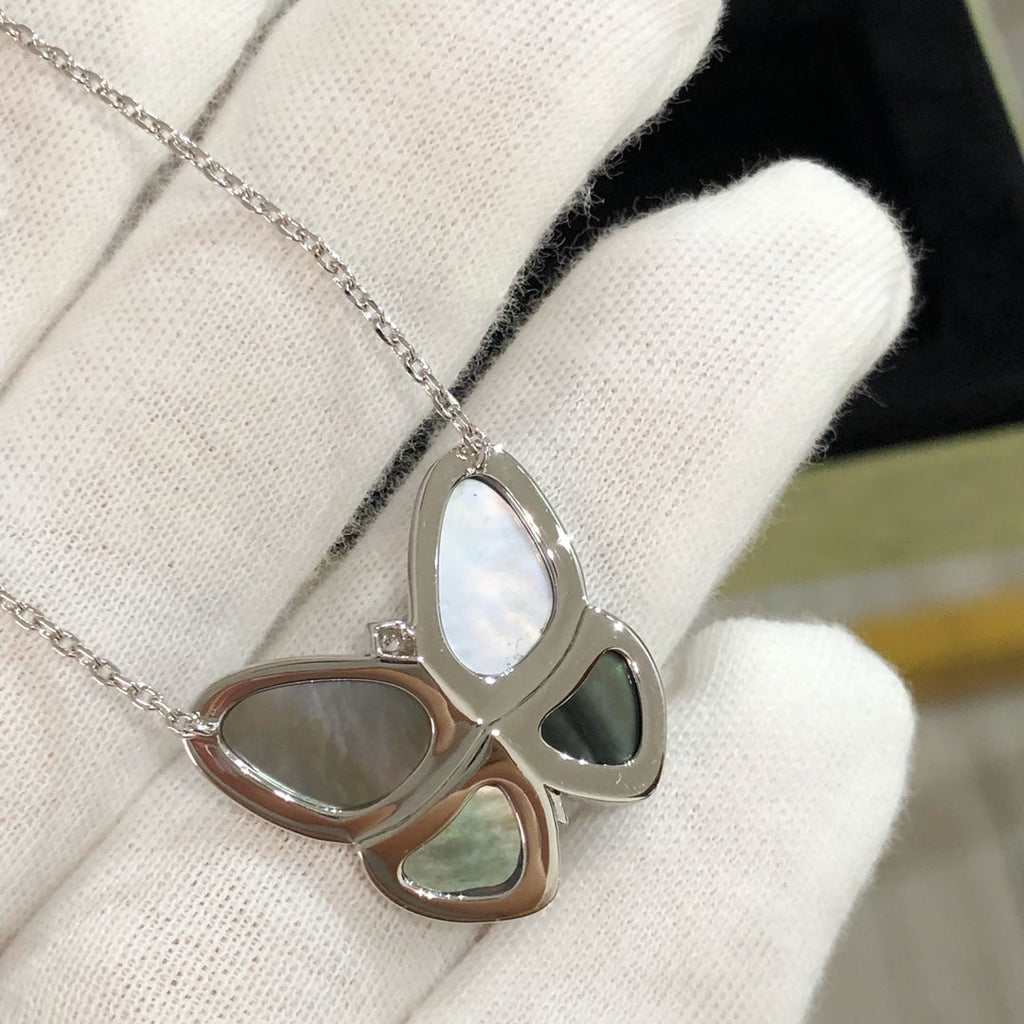 ??MIRA?¡¥LARGE BUTTERFLY SILVER PENDANT DIAMOND NECKLACE